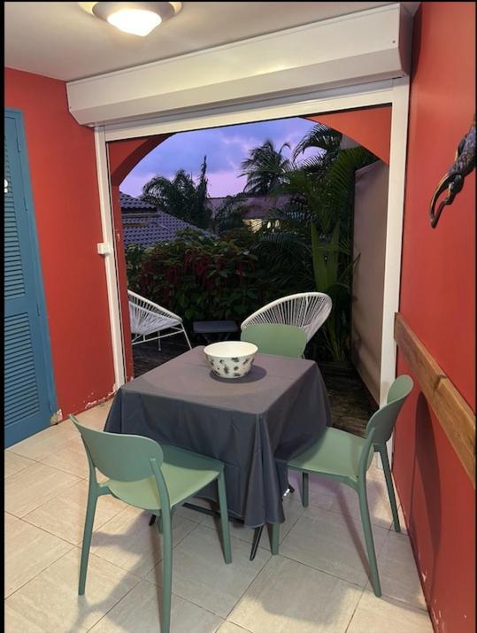Studio Sainte Anne 2Mn A Pieds De La Plage ,Possibilite Location De Voiture Eksteriør billede